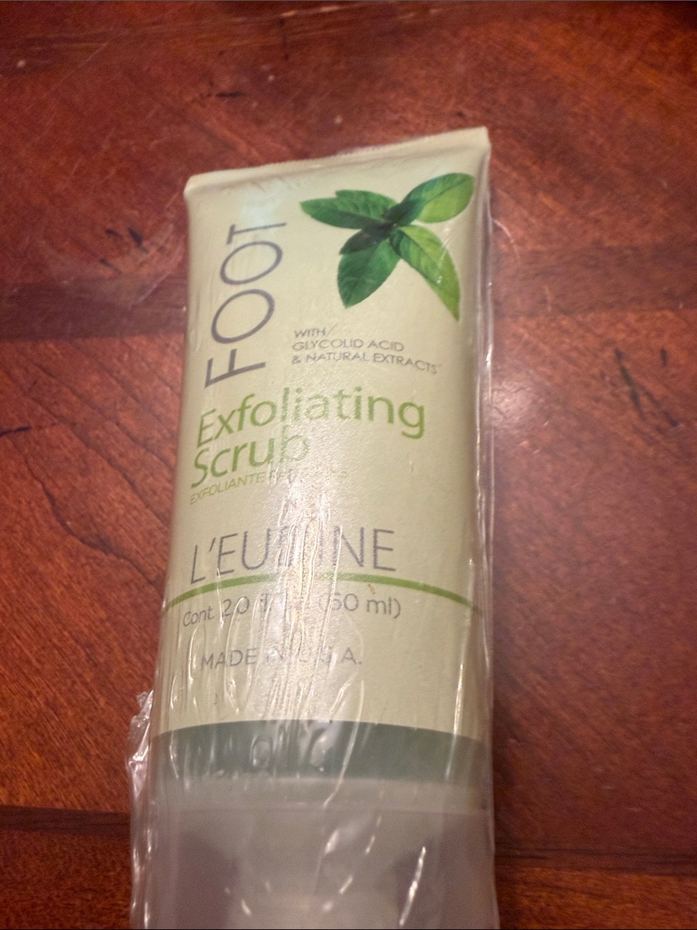 L'EUFINE Exfoliating Foot Scrub - Green